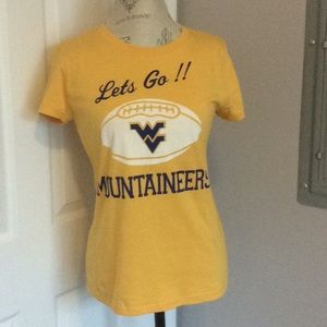 💙🏈💛WVU football t-shirt 💙🏈💛